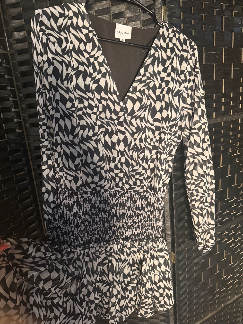 Sylvie & Simon Black and White Printed V-Neck Long Sleeve Dress
